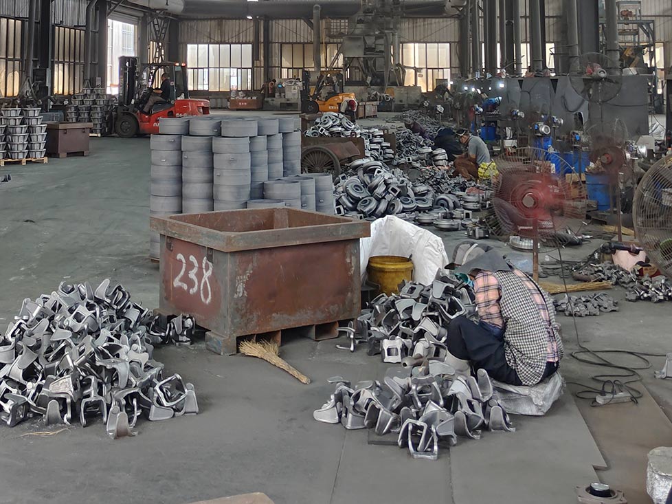 Cómo los robots de rectificado están transformando la producción en fundiciones